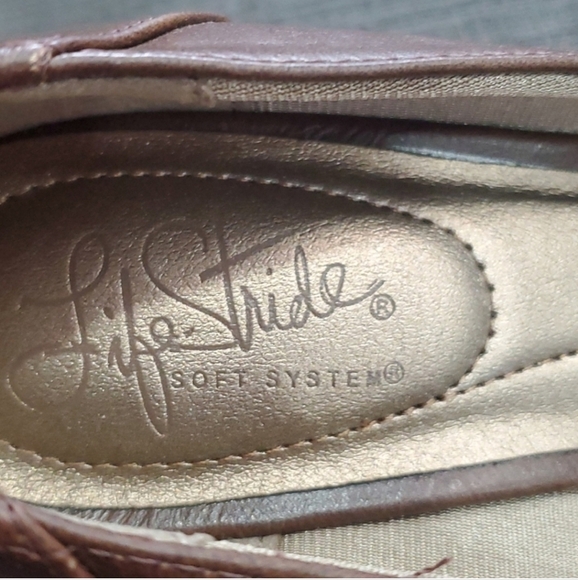 Life Stride soft system brown buckle heels sz8M - Picture 7 of 8